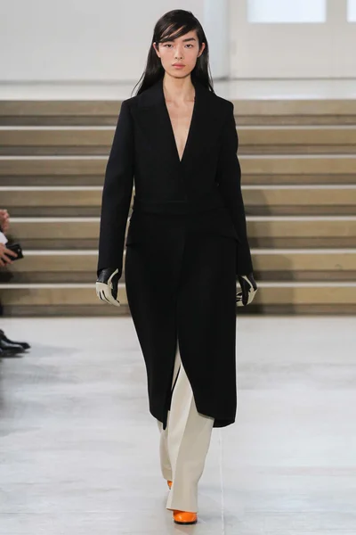 Look 28
